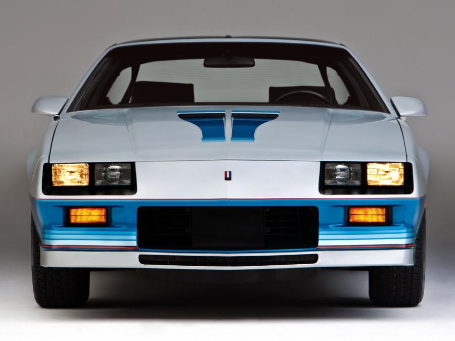  Chevrolet Camaro Z28 T-Top 1982 года  (фото 2 из 12)